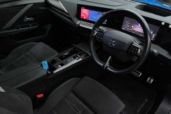 VAUXHALL ASTRA Electric 54kWh Ultimate Hatchback 5dr Electric Auto (156 ps)