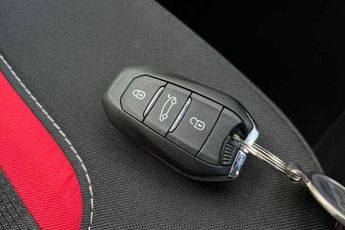 VAUXHALL MOKKA Electric 50kWh GS SUV 5dr Electric Auto (136 ps)