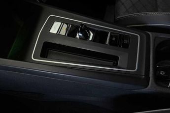 VOLKSWAGEN GOLF 1.5 eTSI MHEV R-Line Hatchback 5dr Petrol Hybrid DSG Euro 6 (s/s