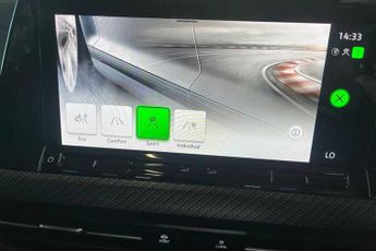 VOLKSWAGEN GOLF 1.5 eTSI MHEV R-Line Hatchback 5dr Petrol Hybrid DSG Euro 6 (s/s