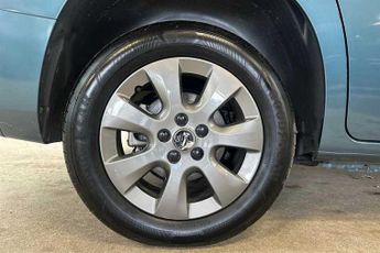 VAUXHALL COMBO LIFE Electric 52kWh Ultimate MPV 5dr Electric Auto (7.4kW Charger) (136 ps)