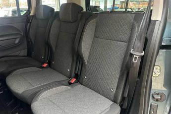 VAUXHALL COMBO LIFE Electric 52kWh Ultimate MPV 5dr Electric Auto (7.4kW Charger) (136 ps)