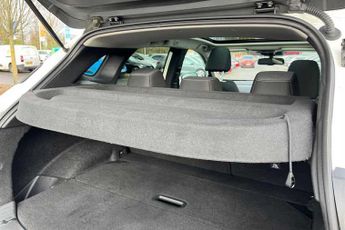 Nissan Qashqai 1.3 DIG-T MHEV N-Connecta SUV 5dr Petrol Hybrid XTRON Euro 6 (s/