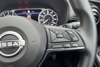 Nissan Juke 1.0 DIG-T (114 PS) N-Connecta 5 Door Petrol SUV Automatic *** 1 