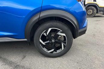 Nissan Juke 1.0 DIG-T (114 PS) N-Connecta 5 Door Petrol SUV Automatic *** 1 
