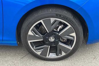 VAUXHALL ASTRA Electric 54kWh Ultimate Hatchback 5dr Electric Auto (156 ps)