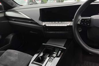 VAUXHALL ASTRA Electric 54kWh Ultimate Hatchback 5dr Electric Auto (156 ps)