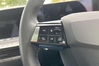 VAUXHALL ASTRA Electric 54kWh Ultimate Hatchback 5dr Electric Auto (156 ps)