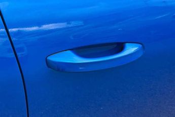 VAUXHALL ASTRA Electric 54kWh Ultimate Hatchback 5dr Electric Auto (156 ps)