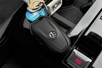 VAUXHALL ASTRA Electric 54kWh Ultimate Hatchback 5dr Electric Auto (156 ps)