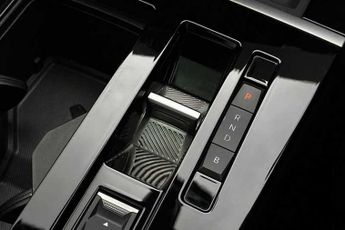 VAUXHALL ASTRA Electric 54kWh Ultimate Hatchback 5dr Electric Auto (156 ps)