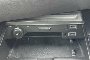 VAUXHALL ASTRA Electric 54kWh Ultimate Hatchback 5dr Electric Auto (156 ps)