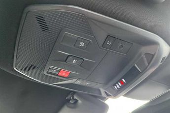 VAUXHALL ASTRA Electric 54kWh Ultimate Hatchback 5dr Electric Auto (156 ps)