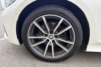 BMW 3 SERIES 2.0 320i Sport Saloon 4dr Petrol Auto Euro 6 (s/s) (184 ps)
