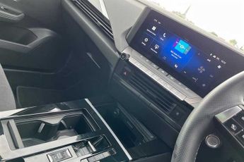 VAUXHALL ASTRA Electric 54kWh Ultimate Hatchback 5dr Electric Auto (156 ps)