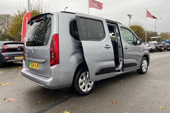 VAUXHALL COMBO LIFE Electric 50kWh Design XL MPV 5dr Electric Auto (7.4kW Charger) (136 ps)