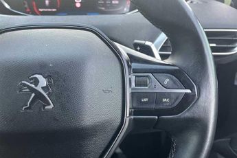 Peugeot 5008 1.2i PureTech (130 PS) Allure 5 Door Petrol SUV Automatic *** 1 