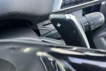 Peugeot 5008 1.2i PureTech (130 PS) Allure 5 Door Petrol SUV Automatic *** 1 