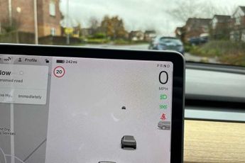 TESLA MODEL 3 (Dual Motor) Long Range Saloon 4dr Electric Auto 4WDE (346 ps)