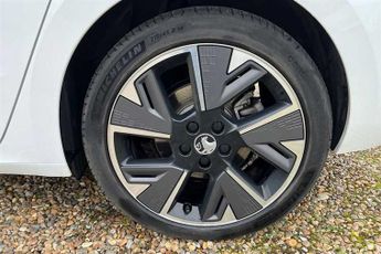 Vauxhall Astra Electric 54kWh Ultimate Hatchback 5dr Electric Auto (156 ps)