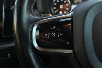 VOLVO XC60 2.0h T8 Twin Engine 11.6kWh R-Design Pro SUV 5dr Petrol Plug-in 