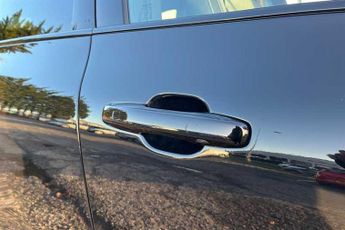 VOLVO XC60 2.0h T8 Twin Engine 11.6kWh R-Design Pro SUV 5dr Petrol Plug-in 