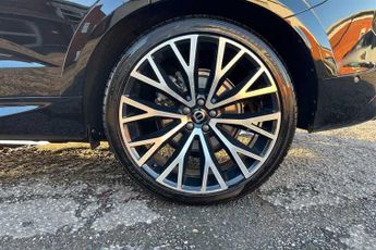 VOLVO XC60 2.0h T8 Twin Engine 11.6kWh R-Design Pro SUV 5dr Petrol Plug-in 