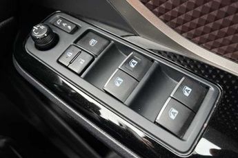 TOYOTA C-HR 1.8 VVT-h Excel SUV 5dr Petrol Hybrid CVT Euro 6 (s/s) (122 ps)