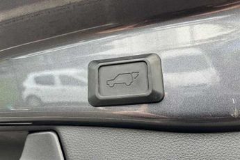 TOYOTA RAV4 2.5 VVT-h Design SUV 5dr Petrol Hybrid CVT 4WD Euro 6 (s/s) (222