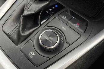 TOYOTA RAV4 2.5 VVT-h Design SUV 5dr Petrol Hybrid CVT 4WD Euro 6 (s/s) (222