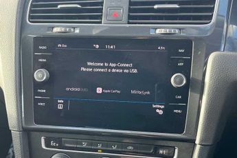 VOLKSWAGEN E-GOLF 35.8kWh e-Golf Hatchback 5dr Electric Auto (136 ps)