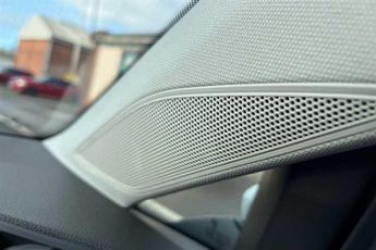 VOLKSWAGEN E-GOLF 35.8kWh e-Golf Hatchback 5dr Electric Auto (136 ps)