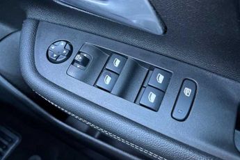 VAUXHALL MOKKA Electric 50kWh SRi Nav Premium SUV 5dr Electric Auto (136 ps)