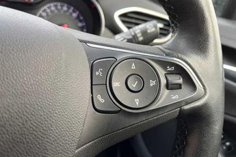 VAUXHALL CROSSLAND 1.2 Turbo Ultimate SUV 5dr Petrol Auto Euro 6 (s/s) (130 ps)