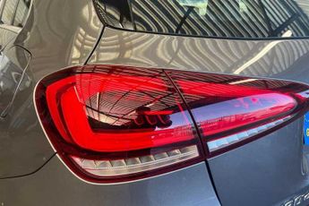 MERCEDES-BENZ A CLASS 1.5 A180d AMG Line (Executive) Hatchback 5dr Diesel 7G-DCT Euro 