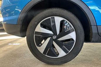 MG ZS 72.6kWh Trophy Connect Long Range SUV 5dr Electric Auto (156 ps)