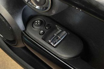 MINI ELECTRIC HATCH Cooper SE 32.6kWh Level 3 Hatchback 3dr Electric Auto (184 ps)