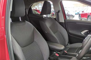 TOYOTA YARIS 1.5 VVT-h Design Hatchback 5dr Petrol Hybrid E-CVT Euro 6 (s/s) 