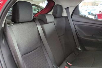 TOYOTA YARIS 1.5 VVT-h Design Hatchback 5dr Petrol Hybrid E-CVT Euro 6 (s/s) 
