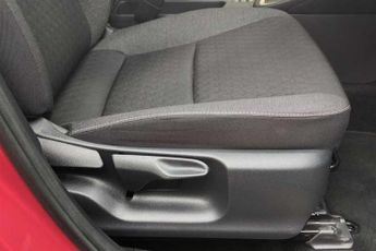 TOYOTA YARIS 1.5 VVT-h Design Hatchback 5dr Petrol Hybrid E-CVT Euro 6 (s/s) 