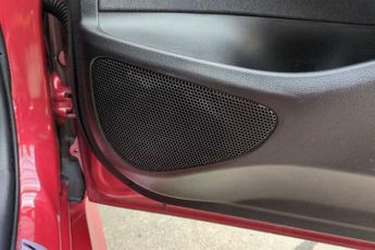 TOYOTA YARIS 1.5 VVT-h Design Hatchback 5dr Petrol Hybrid E-CVT Euro 6 (s/s) 