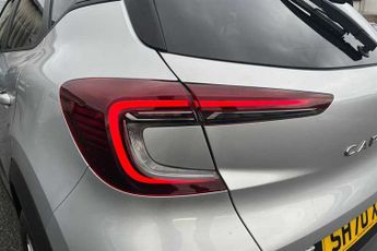 RENAULT CAPTUR 1.3 TCe Iconic SUV 5dr Petrol EDC Euro 6 (s/s) (130 ps)