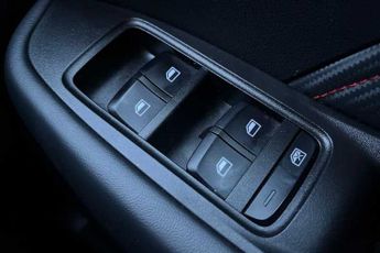 MG ZS 72.6kWh Trophy Connect Long Range SUV 5dr Electric Auto (156 ps)