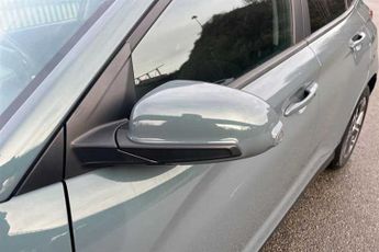 Hyundai KONA 39 kWh (136 PS) Premium 5 Door Electric SUV Automatic *** 1 Owne