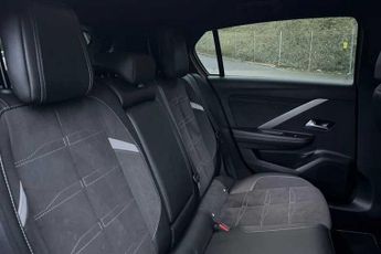 Vauxhall Astra 1.2i Turbo (130 PS) Ultimate 5 Door Petrol Hatchback Automatic