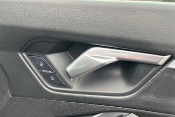 AUDI Q3 1.5 TFSI CoD 35 S line SUV 5dr Petrol S Tronic Euro 6 (s/s) (150