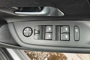 VAUXHALL MOKKA Electric 50kWh Ultimate SUV 5dr Electric Auto (136 ps)