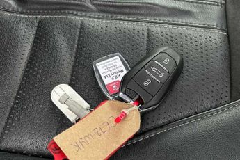 VAUXHALL MOKKA Electric 50kWh Ultimate SUV 5dr Electric Auto (136 ps)