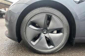 TESLA MODEL 3 (Dual Motor) Long Range Saloon 4dr Electric Auto 4WDE (346 ps)