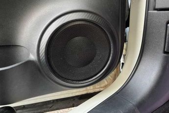 NISSAN JUKE 1.0 DIG-T N-Connecta SUV 5dr Petrol DCT Auto Euro 6 (s/s) (114 p